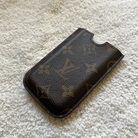 Louis Vuitton Phone Holder - Picture 9 of 9